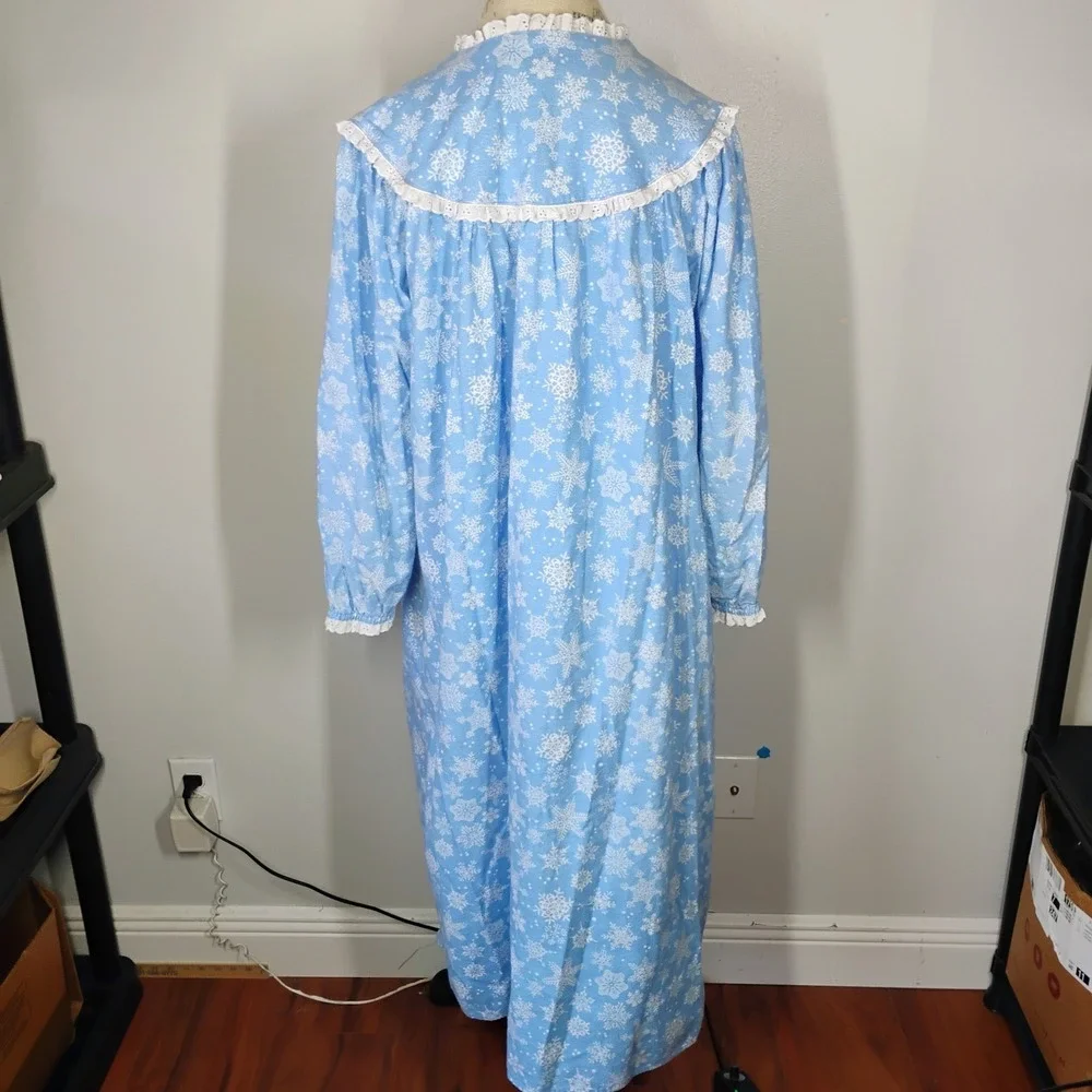 Lanz of Salzburg Nightgown Med Flannel Snowflake Maxi Cotton Cottage Winter